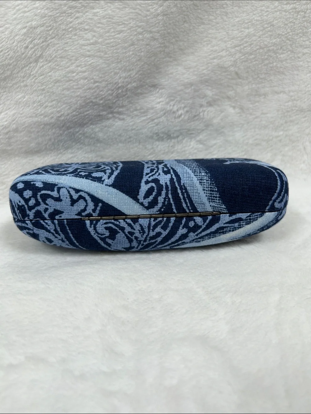 Vera Bradley Clam Hard Shell Eyeglasses Case Sunglasses Blue Paisley